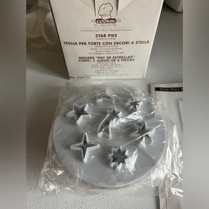 Vintage Brand New “Star Pies” House of Lloyd (4 mini pie tins, 2 Star Toppers)